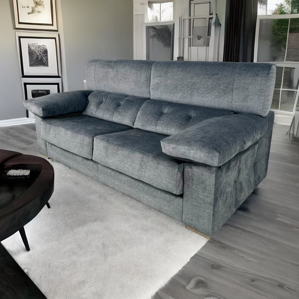Salón con dos sofás iguales de diferente color