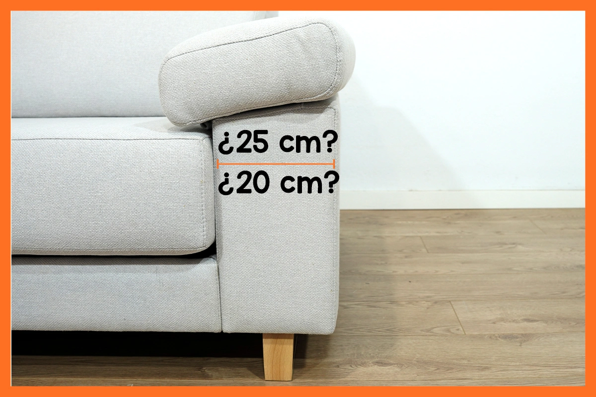 Sofá con brazos reducidos